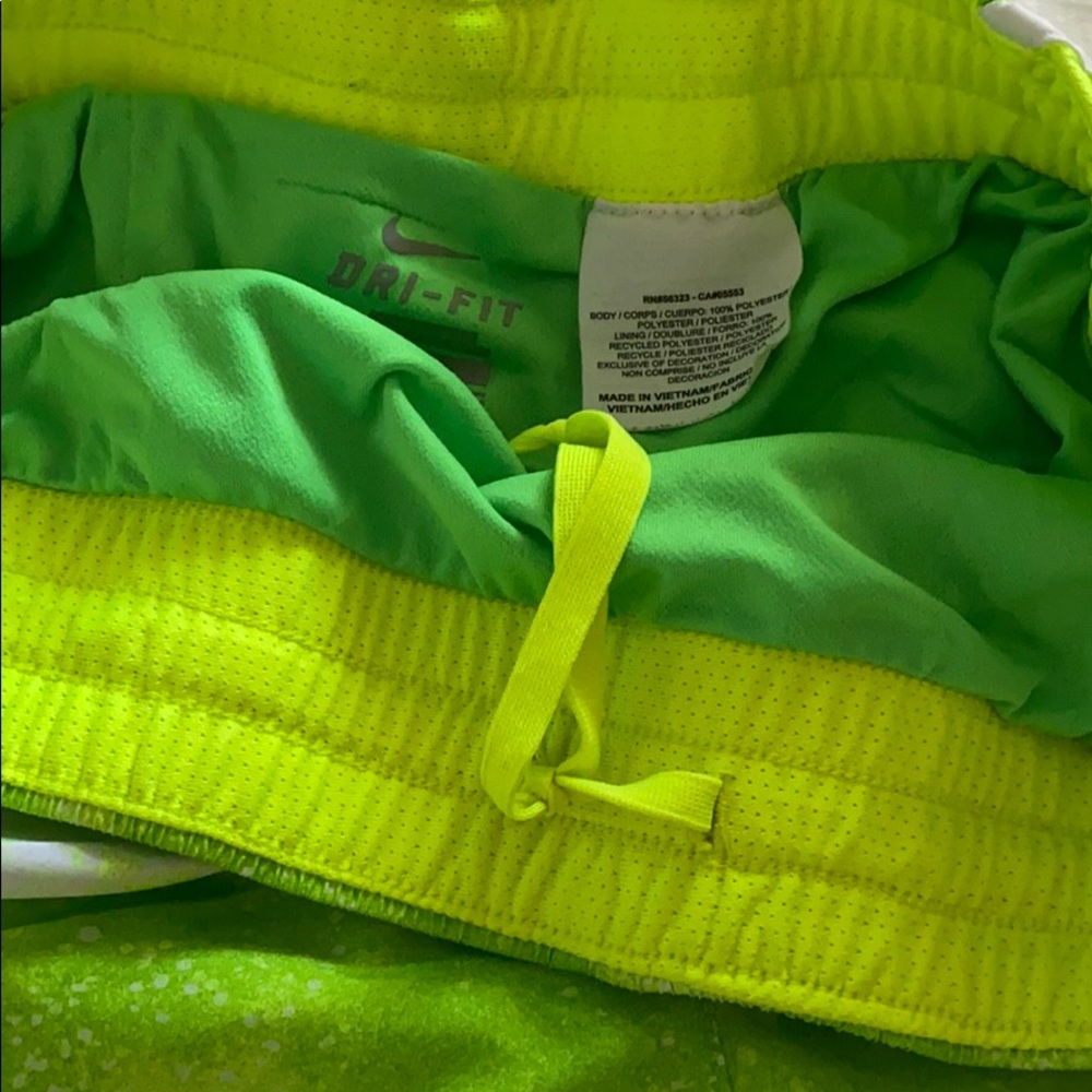 NIKE Running Shorts - Picture 4 of 6